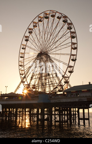 La grande roue de la jetée de la plage de Blackpool, dans le Lancashire, Angleterre, RU Banque D'Images