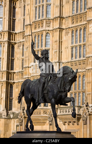 Richard Coeur de Lion Statue devant les Maisons du Parlement Banque D'Images