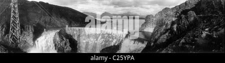 Overflow, Roosevelt Dam, Arizona - 1916 photo panoramique Banque D'Images