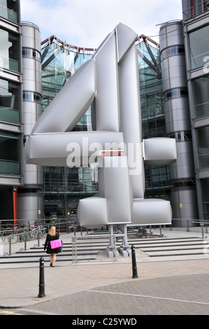 Channel 4 construction sculpture Logo horseferry road Banque D'Images