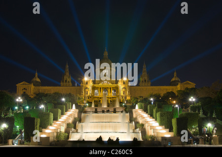 Fontaine Magique de Montjuic et Palace, Barcelone, Catalogne, Espagne Banque D'Images