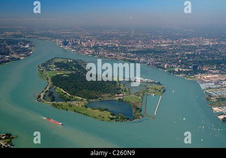 Vue aérienne de Belle Isle, Détroit, Michigan et la rivière Detroit USA Banque D'Images