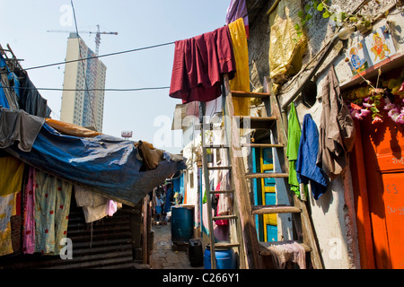 La vie quotidienne dans le bidonville près de Colaba, Mumbai, Inde Banque D'Images