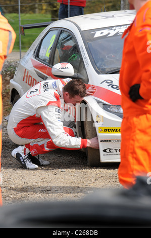 Matt déprimé après Neil BTCC Brands Hatch à spin Banque D'Images