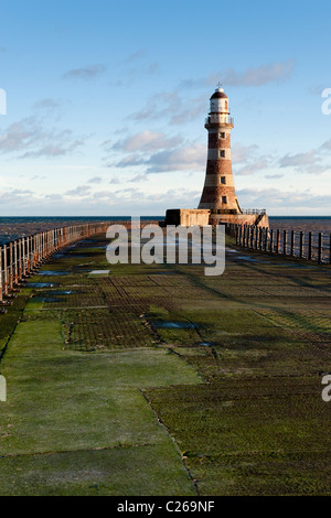 Phare sur Roker pier. Banque D'Images