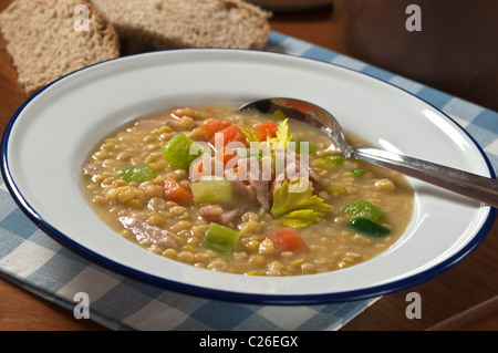 Londres particulier de la soupe. Soupe aux pois jaunes et jambon Banque D'Images