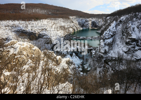 Parc national des Lacs de Plitvice en hiver, Italy, Europe Banque D'Images