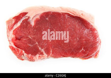 Un steak de surlonge de veau isolé sur fond blanc Banque D'Images