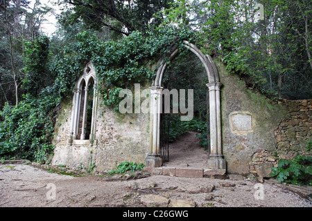 Arches gothiques, Lasgrimas Quinta Jardins de l'hôtel, Coimbra, Portugal Banque D'Images