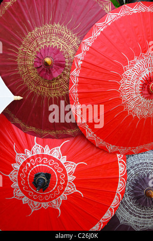 Bambou colorées parasols à la Bo Sang Umbrella Village près de Chiang Mai, Thaïlande Banque D'Images