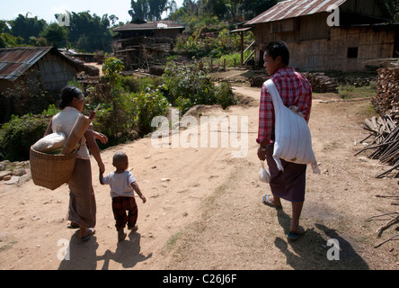 Trek de Nahmsen à Hsipaw. Le nord de l'État Shan. Myanmar Banque D'Images