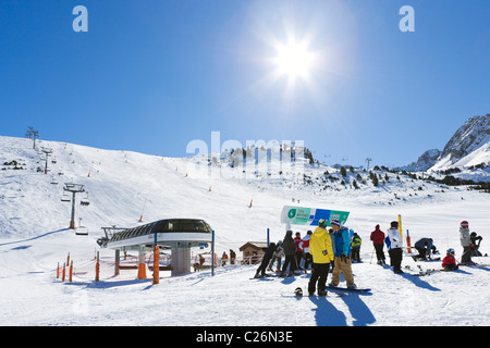 Pistes et télésiège à Grau Roig, pas de la Casa, la station de ski de Grandvalira, Andorre Banque D'Images