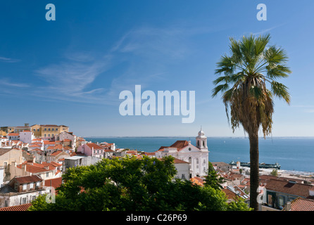 Vue de l'Alfama et le Tage, Lisbonne Banque D'Images