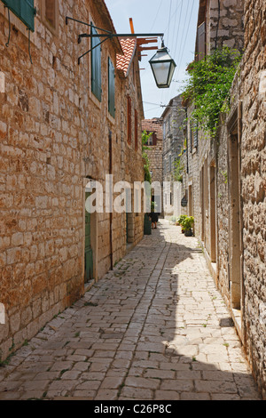 Old street dans la vieille ville de Stari Grad. Banque D'Images