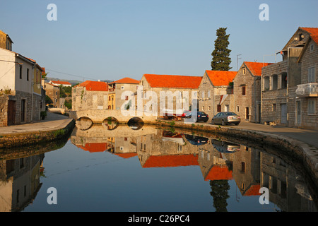 La vieille ville de Stari Grad sur l'île de Hvar, Croatie. Banque D'Images