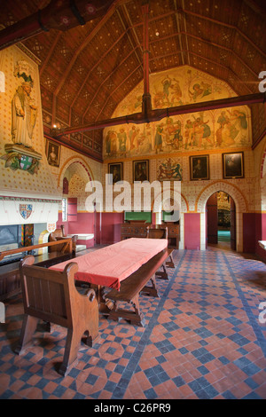 Salle à manger et cheminée à Castell Coch Cardiff Wales UK 117231 Castell Coch Banque D'Images