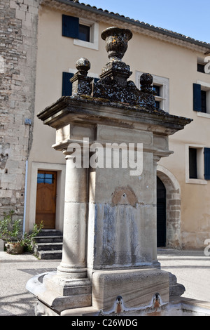 Venasque, Vaucluse, France : la fontaine Banque D'Images