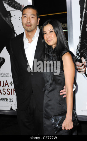 Lisa Ling et l'invité de la première de "Ninja Assassin" tenue au Grauman's Chinese Theatre de Los Angeles, Californie, USA - 19.11.09 Banque D'Images