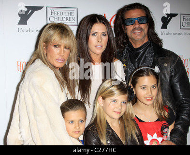 Lorenzo Lamas, Michelle Smith, Dakota des lamas et les enfants la Parade de Noël 2009 Hollywood/Vivre positivement présentée par Banque D'Images