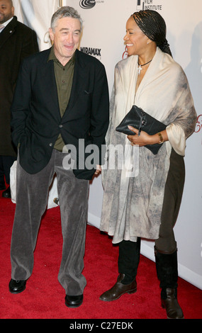 Robert De Niro, Grace Hightower, assister à la prestation de l'Institut du film de Tribeca de dépistage Everybody's Fine dans l'AMC Loews Lincoln Banque D'Images