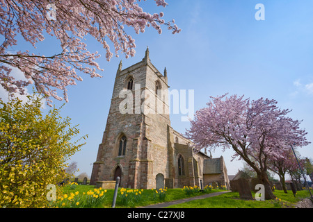 L'église paroissiale de Saint Barthélémy dans le village d'Kneesall Bretagne Angleterre GO UK EU Europe Banque D'Images