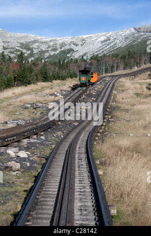 Les trains vous déplacer dans le quartier historique de Mount Washington cog, chemins de montagnes Blanches Natoinal Forest, New Hampshire. Banque D'Images