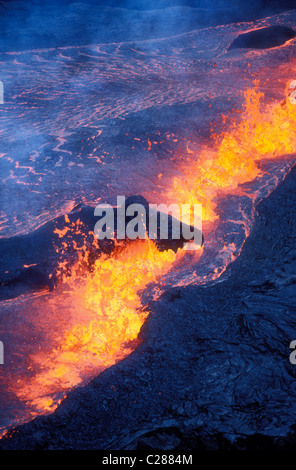 Éruption du rift près de Pu'u O'o, Hawaii Volcanoes National Park, Île d'Hawaï. Banque D'Images