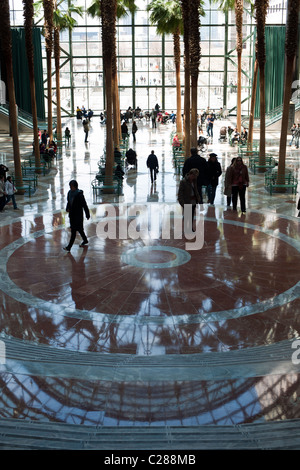 Le grand escalier dans le World Financial Center dans le Lower Manhattan à New York Banque D'Images