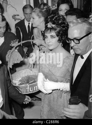 L'actrice Elizabeth Taylor au Théâtre Eliseo Banque D'Images