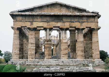 L'Italie. Paestum. Temple de Neptune, effectivement consacrée à la déesse Héra. Banque D'Images