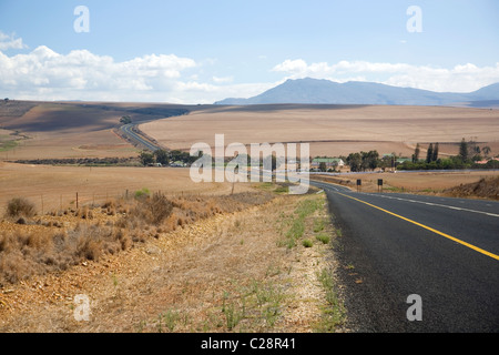 Route N2 par région d'Overberg près de Caledon - Western Cape - Le Cap - Afrique du Sud Banque D'Images