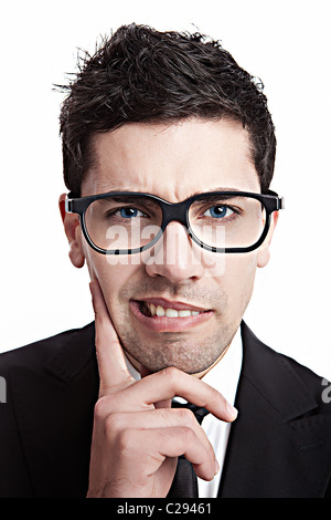 Funny portrait d'un jeune homme avec un nerd glasses Banque D'Images