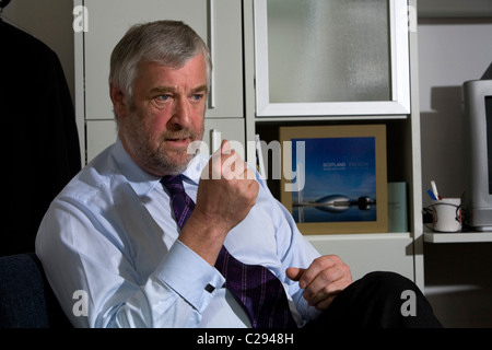 Alex Fergusson, MSP Président du Parlement écossais, lors d'un entretien dans son bureau privé à Holyrood Banque D'Images