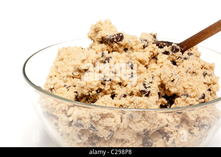 Un bol de matières chocolate chip cookie dough Banque D'Images