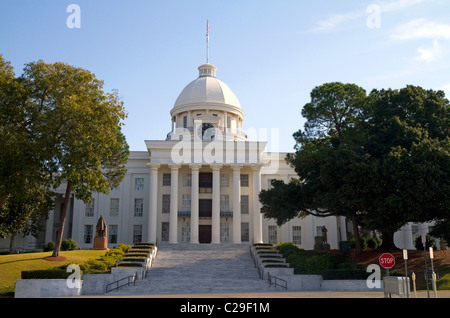 La California State Capitol Building situé sur la colline de chèvre à Montgomery, Alabama, USA. Banque D'Images