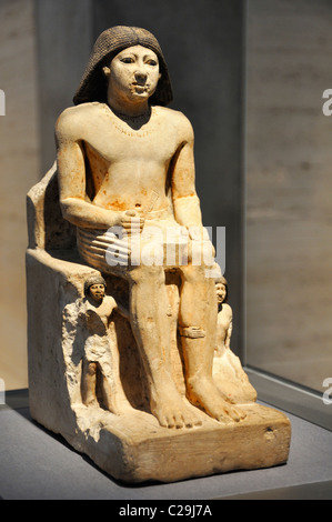 Statue de groupe Ka-nefer et sa famille, ch. 2465-2323 av. J.-C. L'Égypte, Saqqara, Ancien Empire, Ve dynastie Banque D'Images