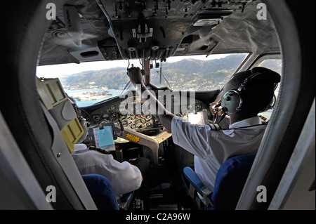 Pilotage d'un DHC-6 Twin Otter d'Air Seychelles, Praslin Island, Seychelles Banque D'Images