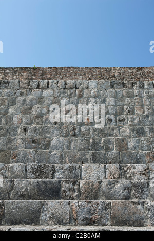L'état du Yucatan, Mexique, Uxmal, l'arrière de la Pyramide du Magicien, ruines Maya Banque D'Images