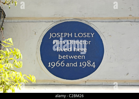 Blue plaque marquant un accueil de film réalisateur Joseph Losey, dans royal avenue, Chelsea, Londres, Angleterre Banque D'Images