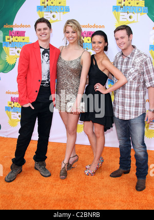 La troupe du 24e congrès annuel de Nickelodeon Kids CHOICE AWARDS LE CENTRE-VILLE DE LOS ANGELES CALIFORNIA USA 02 avril 2011 Banque D'Images