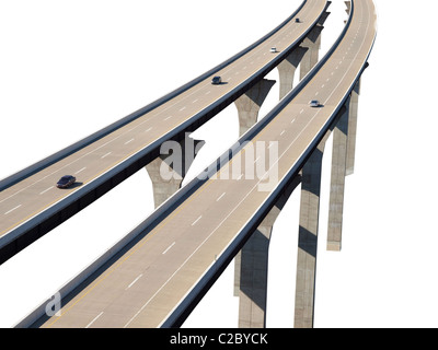 L'isolement de l'antenne de pont d'autoroute moderne avec des voitures. Banque D'Images