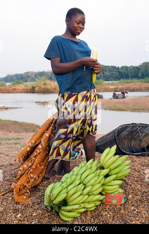 Pygmées ,Betou ,fleuve Oubangui, République du Congo Banque D'Images