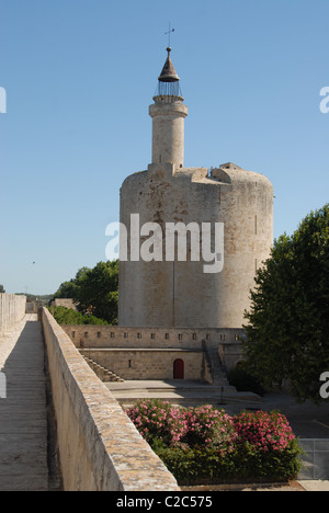 France, Languedoc-Roussillon, Gard, Camargue : la tour de Constance est l'emblème de la ville fortifiée d'Aigues-Mortes Banque D'Images