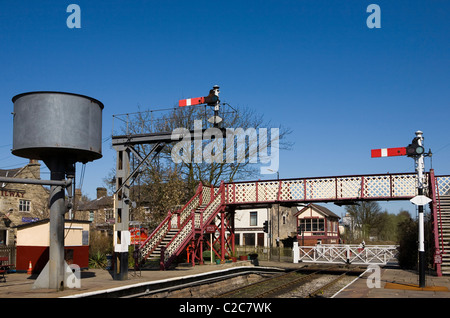 Passerelle sur l'Est, Gare Ferroviaire Lancs Ramsbottom, Lancashire, UK Banque D'Images