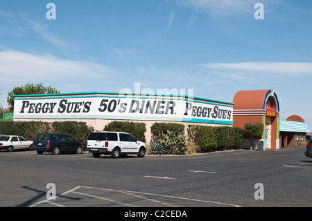 Californie.Peggy Sue's 50's Roadside Diner à Yermo. Banque D'Images