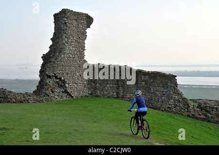 Hadleigh Castle avec l'estuaire de la Tamise, proche parc du château fera partie du lieu de 2012 Jeux Olympiques de vtt Banque D'Images