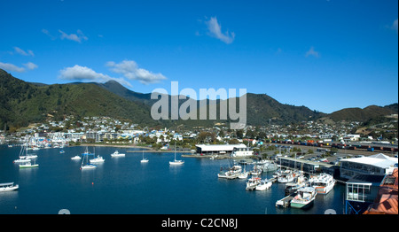 Waikawa Bay yachts amarrés dans le Bassin Reine-Charlotte Picton Marlborough Nouvelle-zélande Banque D'Images