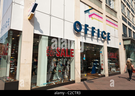 Magasin de chaussures de bureau Banque D'Images