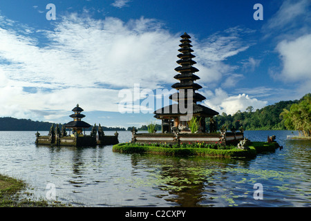 Temple Ulu Danu, le lac Bratan, Bali, Indonésie Banque D'Images