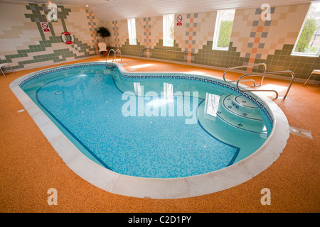 Une piscine intérieure à la direction de la protection de la propriété de Bell End Farm dans Rosedale, North York Moors. Banque D'Images